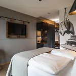 River Loft 4*