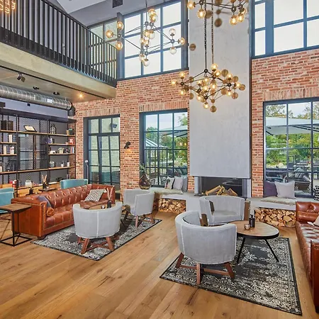 Hotel River Loft & 4*