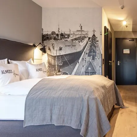 River Loft 4*