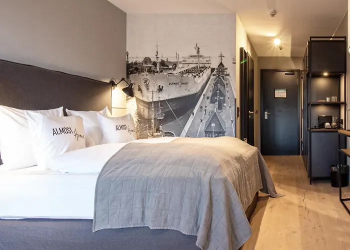 River Loft 4*